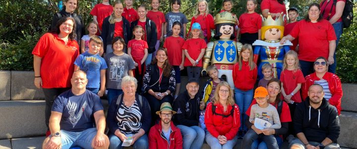 Unsere Kinder- und Jugendgarde war unterwegs ins Playmobil-Land – aber nicht alleine! Mit im Gepäck: Eltern, Omas und jede Menge Geschwisterkinder. 😍